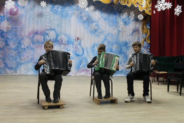 На отделе народных инструментов прошли концерты классов для родителей