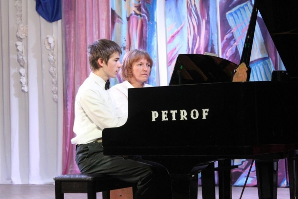 Лауреат I степени Международного конкурса исполнителей общего фортепиано «Белый рояль»