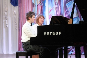 Лауреат I степени Международного конкурса исполнителей общего фортепиано «Белый рояль»