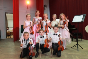 Отчетный концерт учащихся и преподавателей отдела оркестровых инструментов.