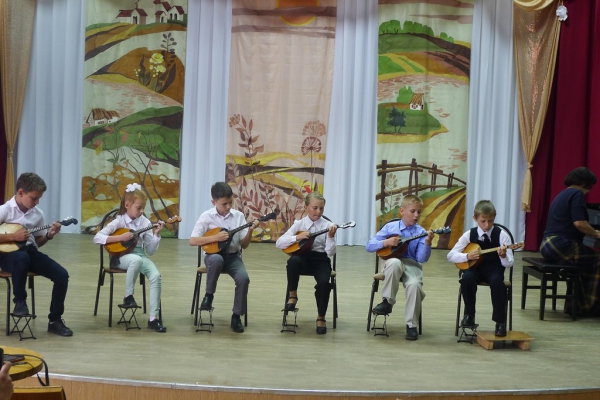 Концерты для родителей на отделе народных инструментов